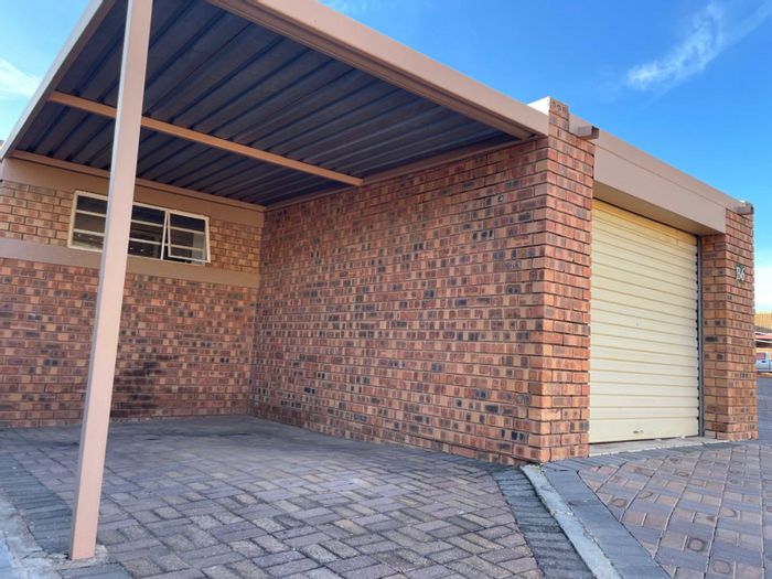 Bendor Townhouse For Sale: 2 beds, backyard braai, garage, secure complex.