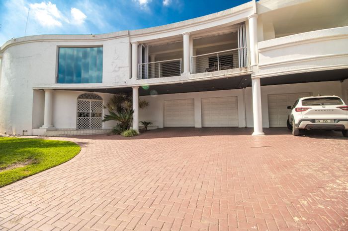 For Sale: Spacious Waterkloof Ridge house with flatlets, pool, and home office.
