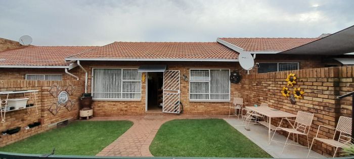 For Sale: Townhouse in Krugersdorp North with secure access, pet-friendly garden, and garage.