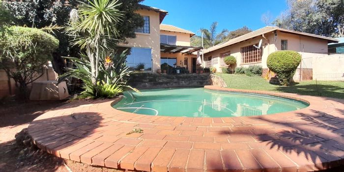 For Sale: 5-Bedroom House in Wilro Park with pool, dual access, and solar power.