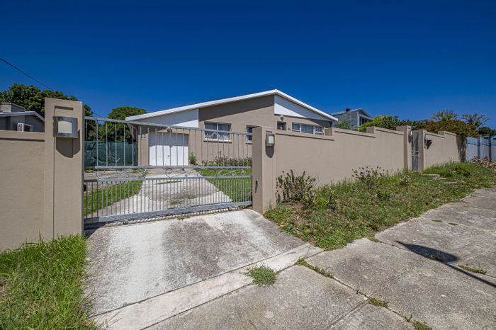Westering House For Sale: 3 beds, spacious yard, garage, eco-friendly features.