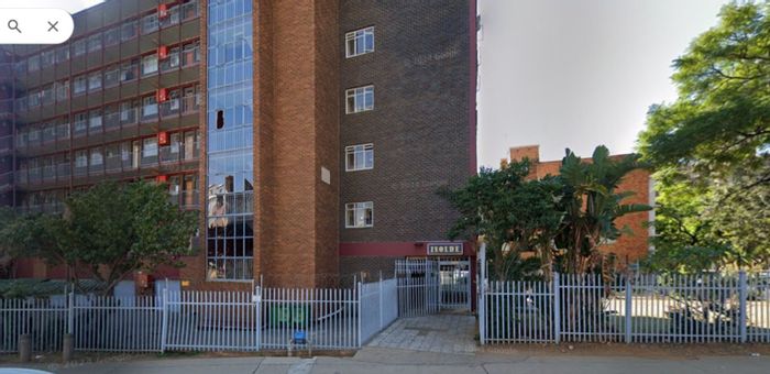 Sunnyside Apartment For Sale: 2.5 Bedrooms, Secure Parking, 24/7 Security.