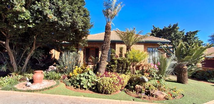 For Sale: 3-Bedroom House in Magalieskruin with Braai Room and Garden.