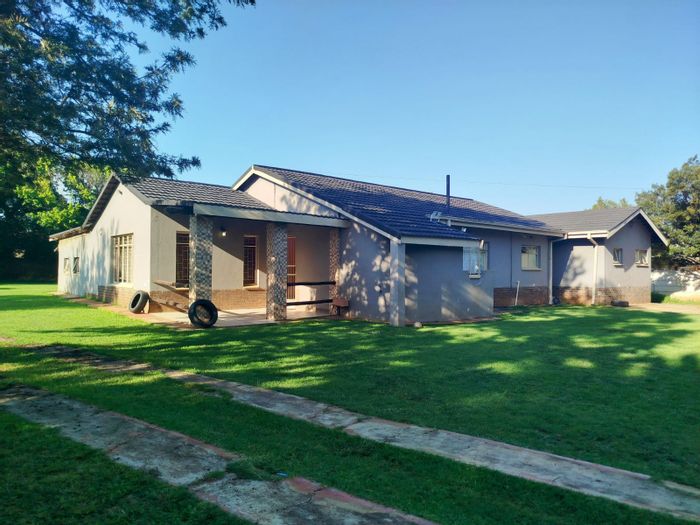 4-Bedroom House with Flat, Large Yard, Close to Schools in Ventersdorp Central - For Sale