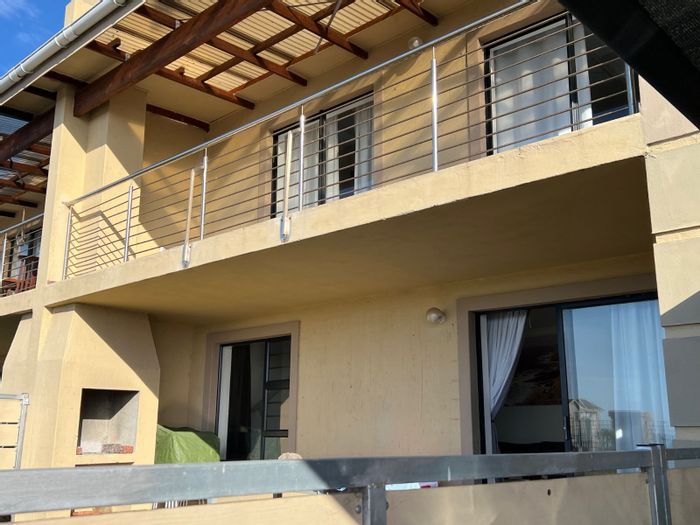 Townhouse For Sale in Mossel Bay Central: 3 Bedrooms, Golf Estate Views, Secure Complex.