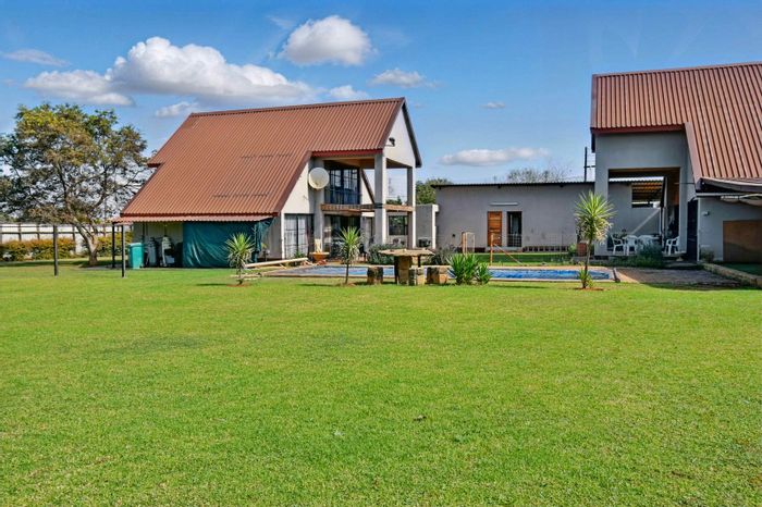 Rietvlei View Country Estates: For Sale, 4 houses, rental income, pool, jacuzzi.