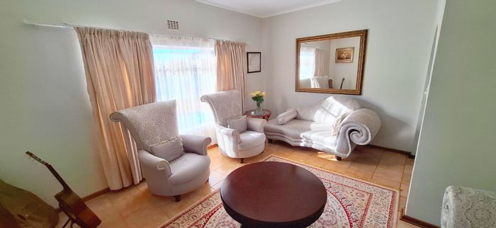 House for Sale in Aquapark: 3 beds, pool, braai room, double garage.