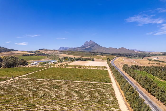 Klapmuts Vacant Land Residential For Sale: Secure estate with amenities and wine route access.
