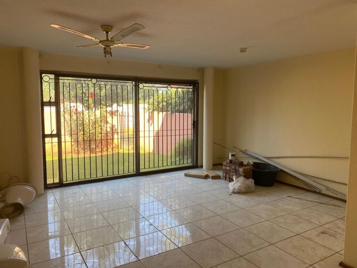 Primrose Townhouse For Sale: 2 beds, 2 baths, private garden, communal pool access.