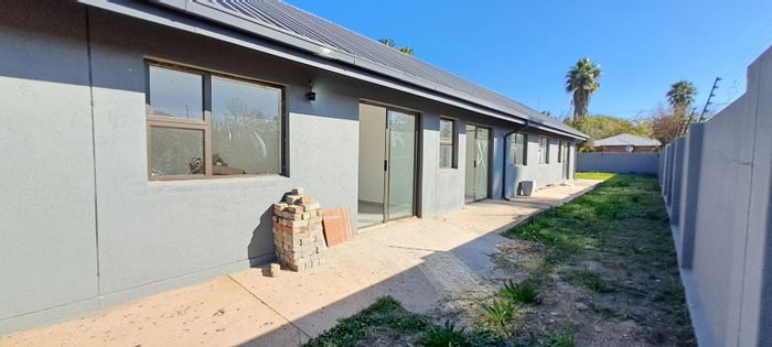 For Sale: House in Wonderboom South with 4 bedrooms, garden, and renovation options.
