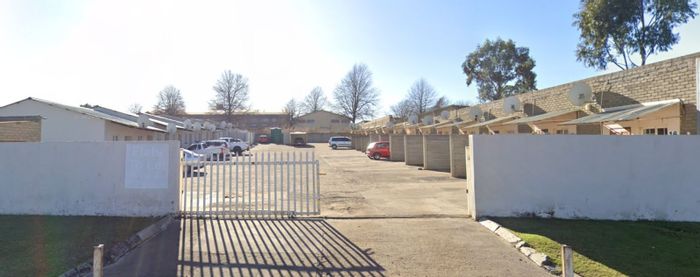 Ermelo Central Apartment For Sale: 30 Flats, prepaid meters, high rental income potential.