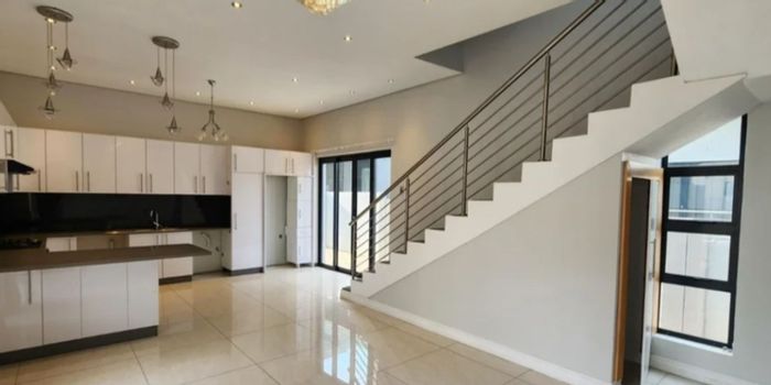 2 Bed, 2 Bath House in Waterfall Country Estate To Rent, near Mall of Africa.