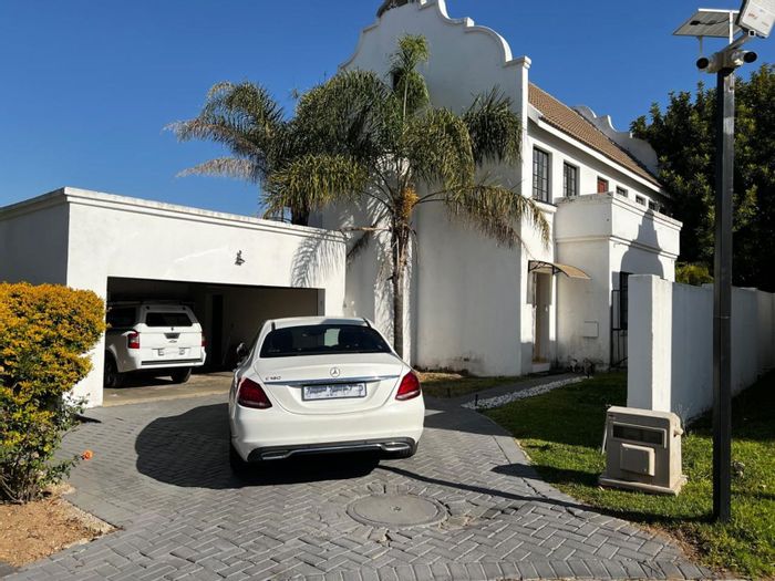 To Rent: Spacious 4-Bedroom House in Halfway Gardens with Security and Amenities.