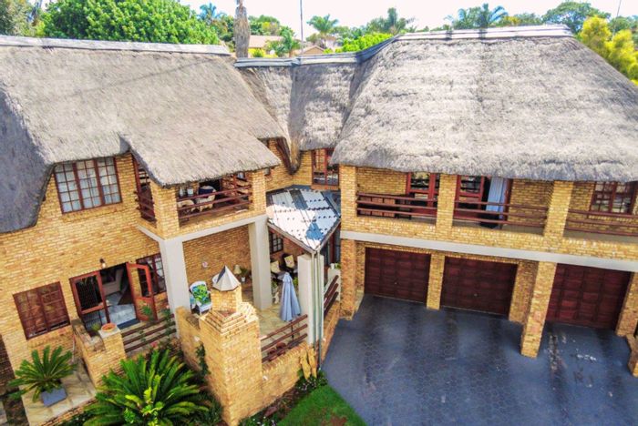 For Sale: House in Moreleta Park with flatlet, triple garage, and spacious garden.