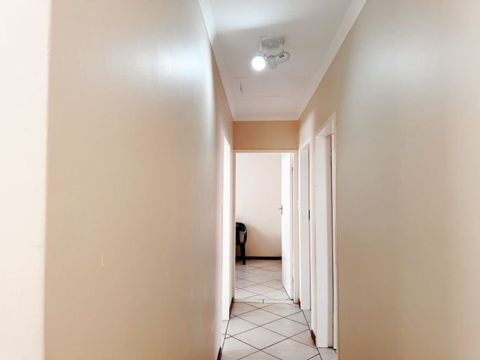 For Sale: 3-Bedroom Townhouse in Monavoni with garden, garage, and security features.