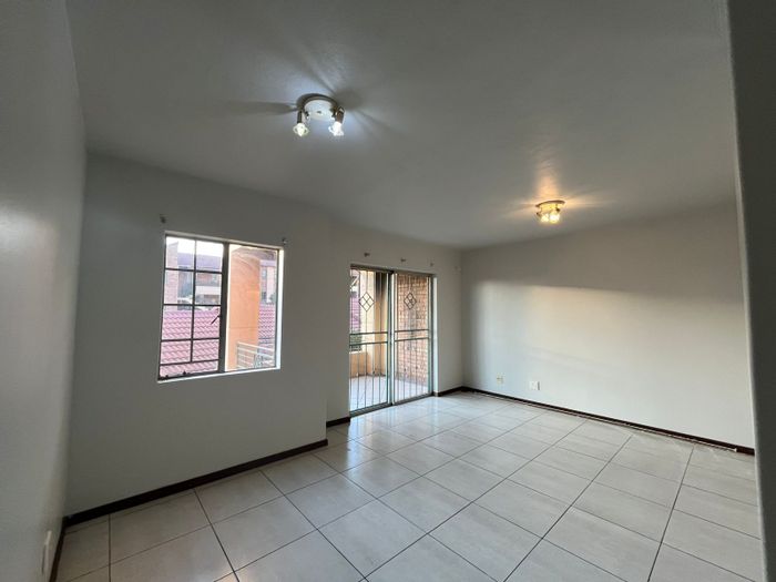 For Sale: 2-Bedroom Apartment in Die Hoewes with Garage and Balcony.