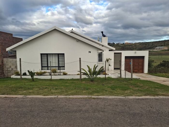 Wolwedans House For Sale: 2 bedrooms, garden, secure parking, solar power.