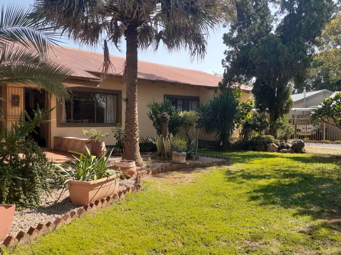 Lyttelton Manor House For Sale: 6 beds, income flats, spacious garden, ample parking.