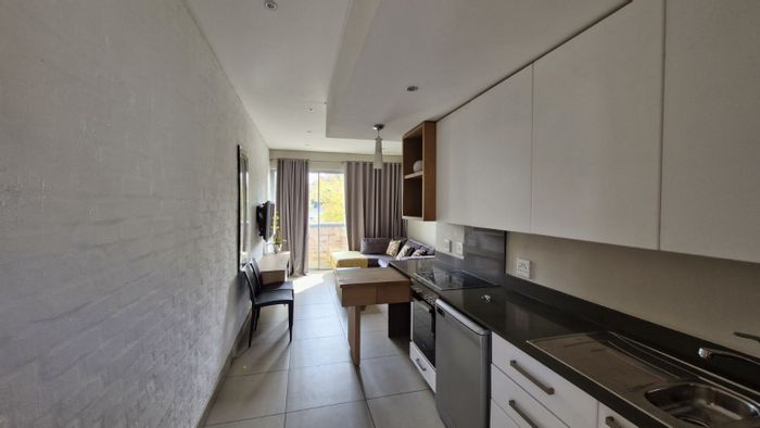 For Sale: Apartment in Nieuw Muckleneuk with gym, pool, and 24-hour security.