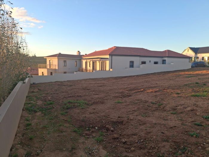 Vacant Land for Sale in Mount Royal Golf Estate with security and amenities.