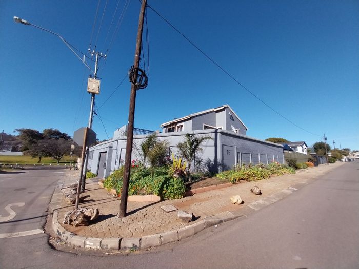 For Sale: 7-bedroom house in Albertville with multiple dwellings and rental potential.