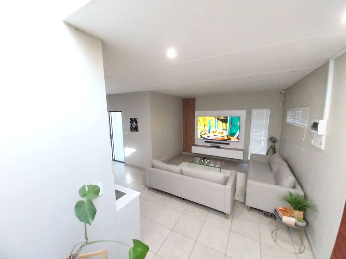 For Sale: 2-Bedroom Cluster in Ferndale with Smart Home, Security, and Outdoor Oasis.