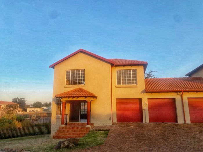 For Sale: Townhouse in South Crest with gated access, garage, and en-suite.
