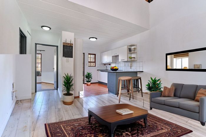 For Sale: Cluster in Jukskei Park with pools, clubhouse, and nature trails.