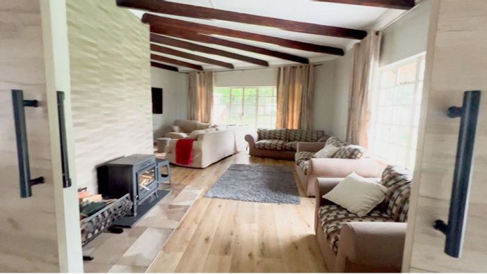 For Sale: Spacious 6-bedroom house in Volksrust Central with versatile guest suite.