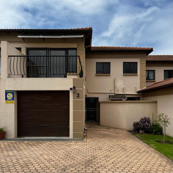 Island View Townhouse For Sale: 3 beds, communal pool, tennis courts, and garage.