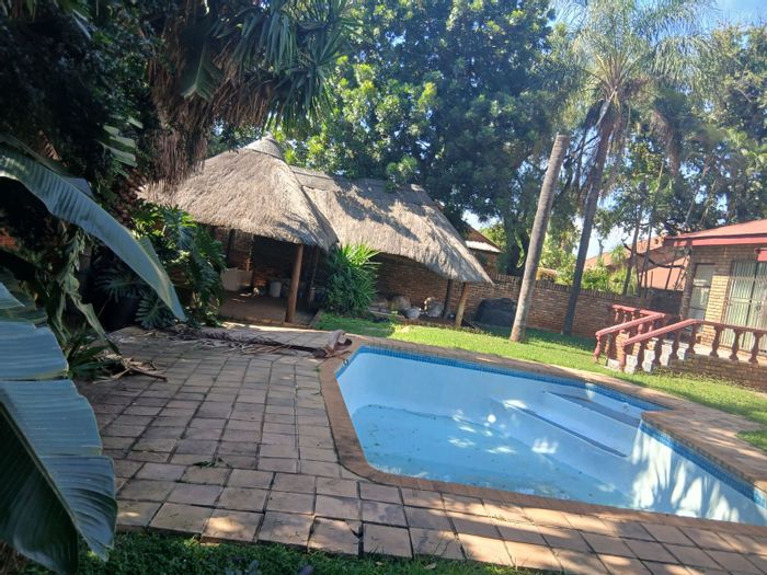 5-Bedroom House To Rent in Dorandia with Pool, Borehole, and Double Garage.