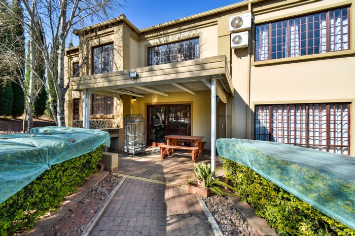 For Sale: House in Grootfontein Country Estates with solar, stables, and cottage.