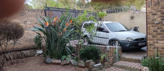 Windsor East Townhouse For Sale: 3 beds, income flatlet, secure parking, garden.