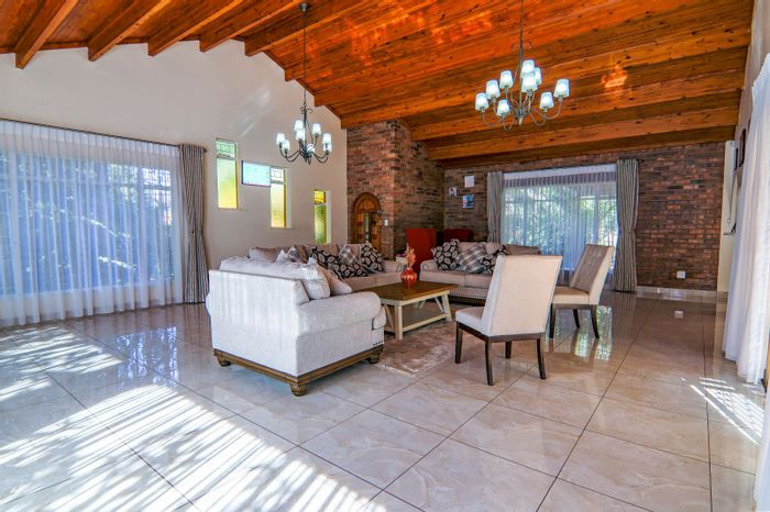 For Sale: Wierda Park House with 4 bedrooms, pool, garden, and staff quarters.