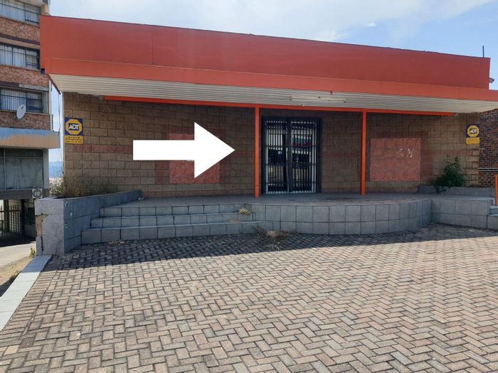 Industrial Warehouse For Sale in Sonheuwel: Versatile space with office, kitchen, parking.