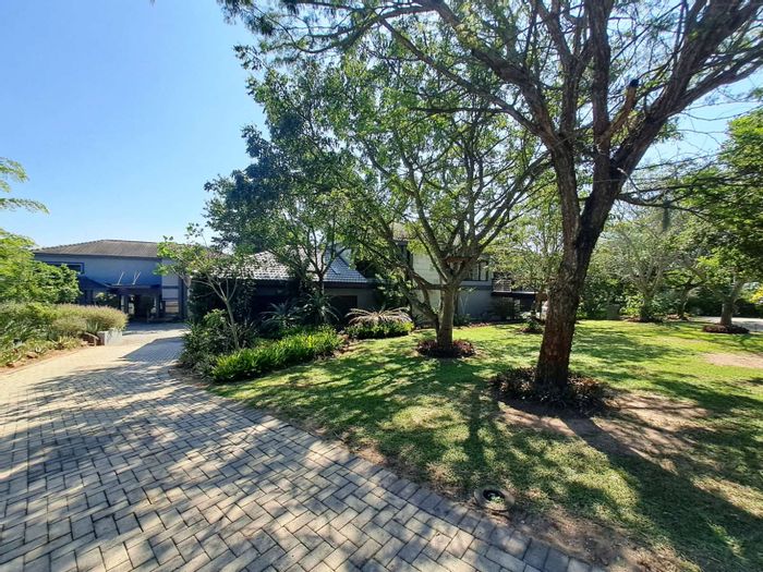 For Sale: House in Shandon Estate with 7 bedrooms, cinema, and wildlife amenities.