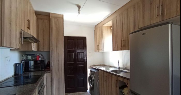 2 Bedroom House For Sale in Savanna City with backyard and community access.