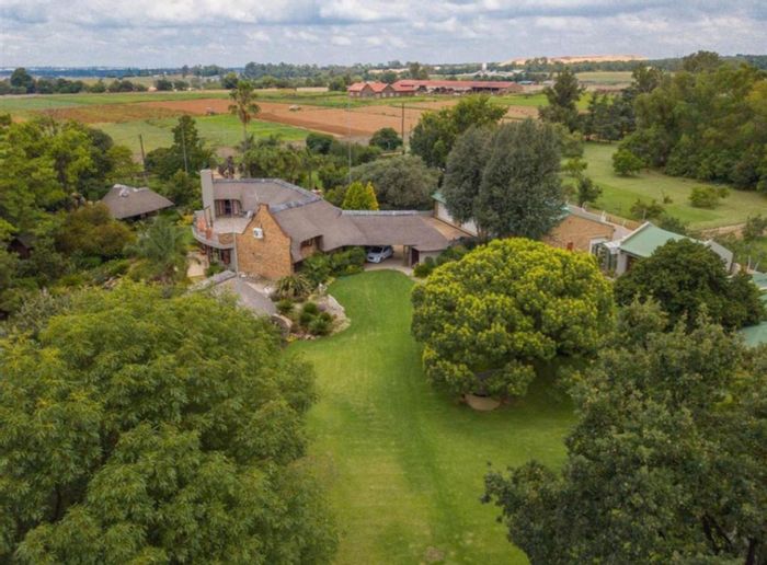 House to Rent in Glen Austin AH: 3 beds, shared Lapa, private patio, security.