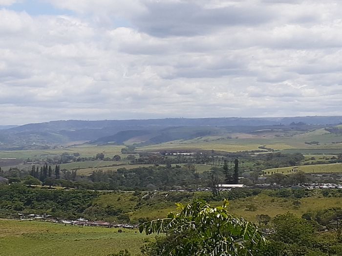 8 ha Farm For Sale in Fraser: Sugar cane land, dam, and sea views.