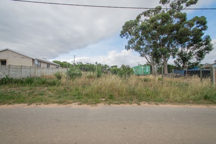 Property #ENT0209846, Vacant Land Residential pending sale in Albertinia Central
