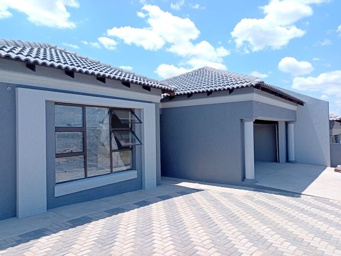 Stunning House for Sale in Mahlasedi Park, Polokwane - Must See!