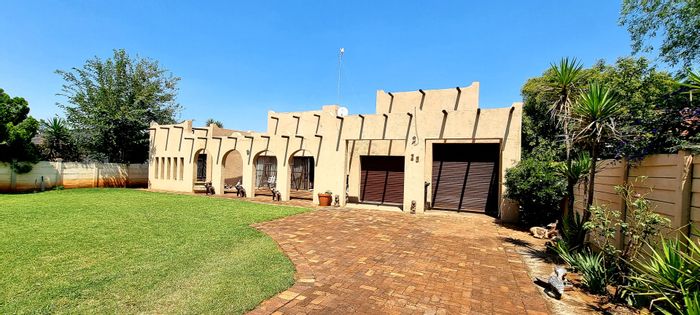 Property #ENT0216765, House for sale in Stilfontein Ext 4