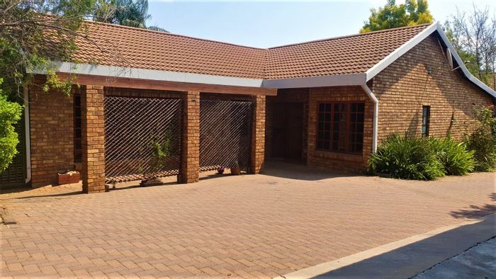 Property #ENT0219735, Duet for sale in Garsfontein