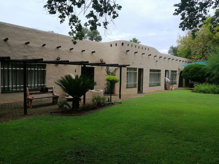 Lourenspark House For Sale: 3 Bedrooms, pool, garages, staff quarters, close to amenities.