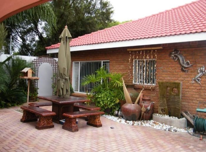 Spacious 5-Bedroom House for Sale in Welgelegen with Pool and Flatlet