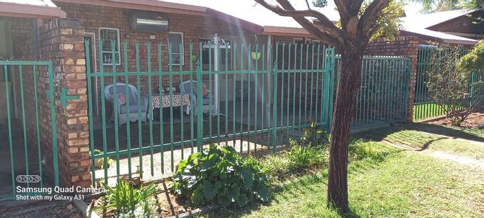 For Sale: Apartment Complex in Jan Kempdorp Central with 22 units, rental income R78,000.