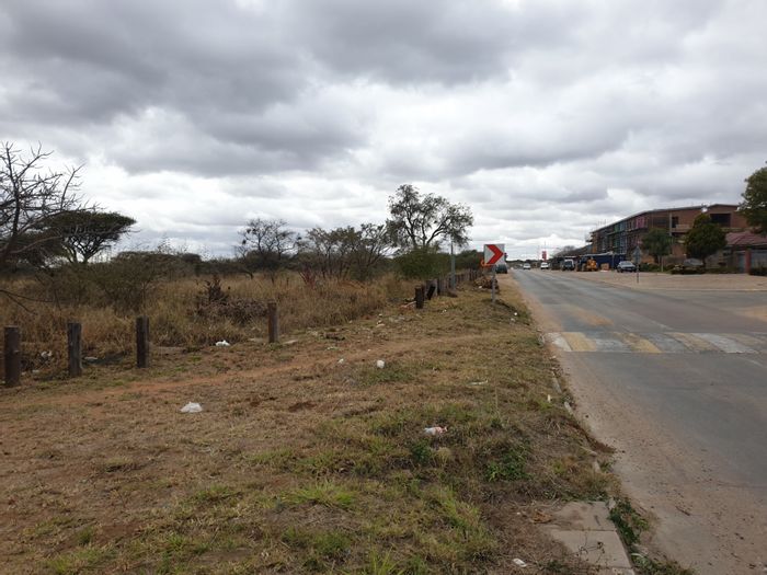 Vacant residential land for sale in Bendor, 707m2 ready for development.