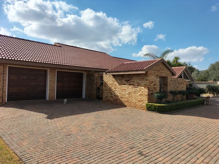 Property #ENT0227668, House for sale in Vaal Park