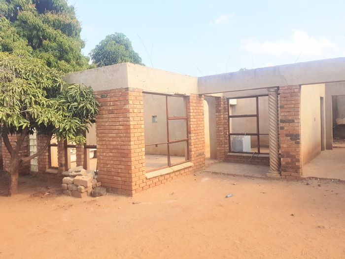 4 Bedroom House in Lebowakgomo Zone S For Sale with approved extension plans.