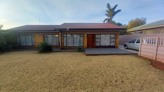 For Sale: House in Kempton Park Central with 3 dwellings, secure parking, and amenities.